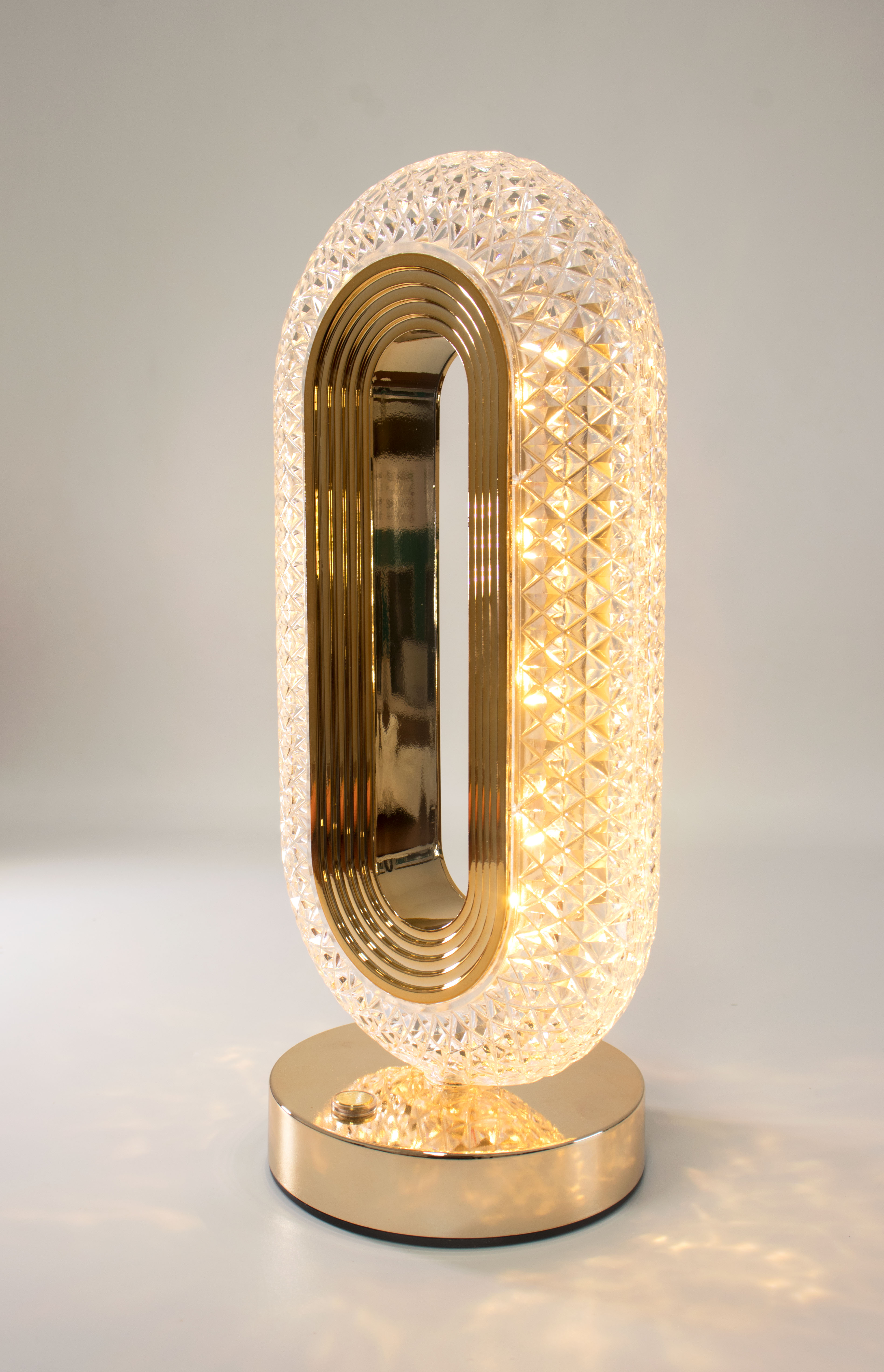 Lámpara de Mesa LED Ovalada de Cristal y Dorado - Diseño Moderno de Lujo para Sala de Estar y Dormitorio